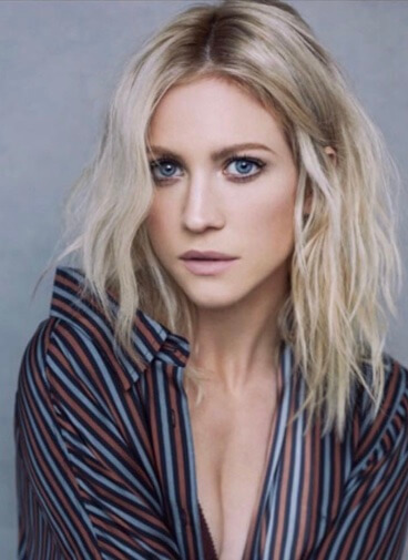 Holly Snow's sister Brittany Snow.